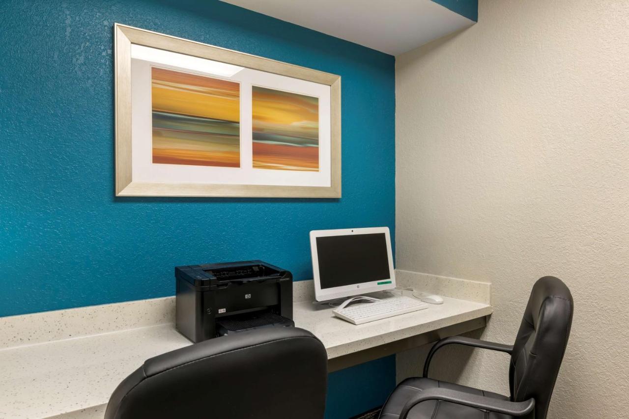 Best Western Watertown Inn & Suites Exterior foto