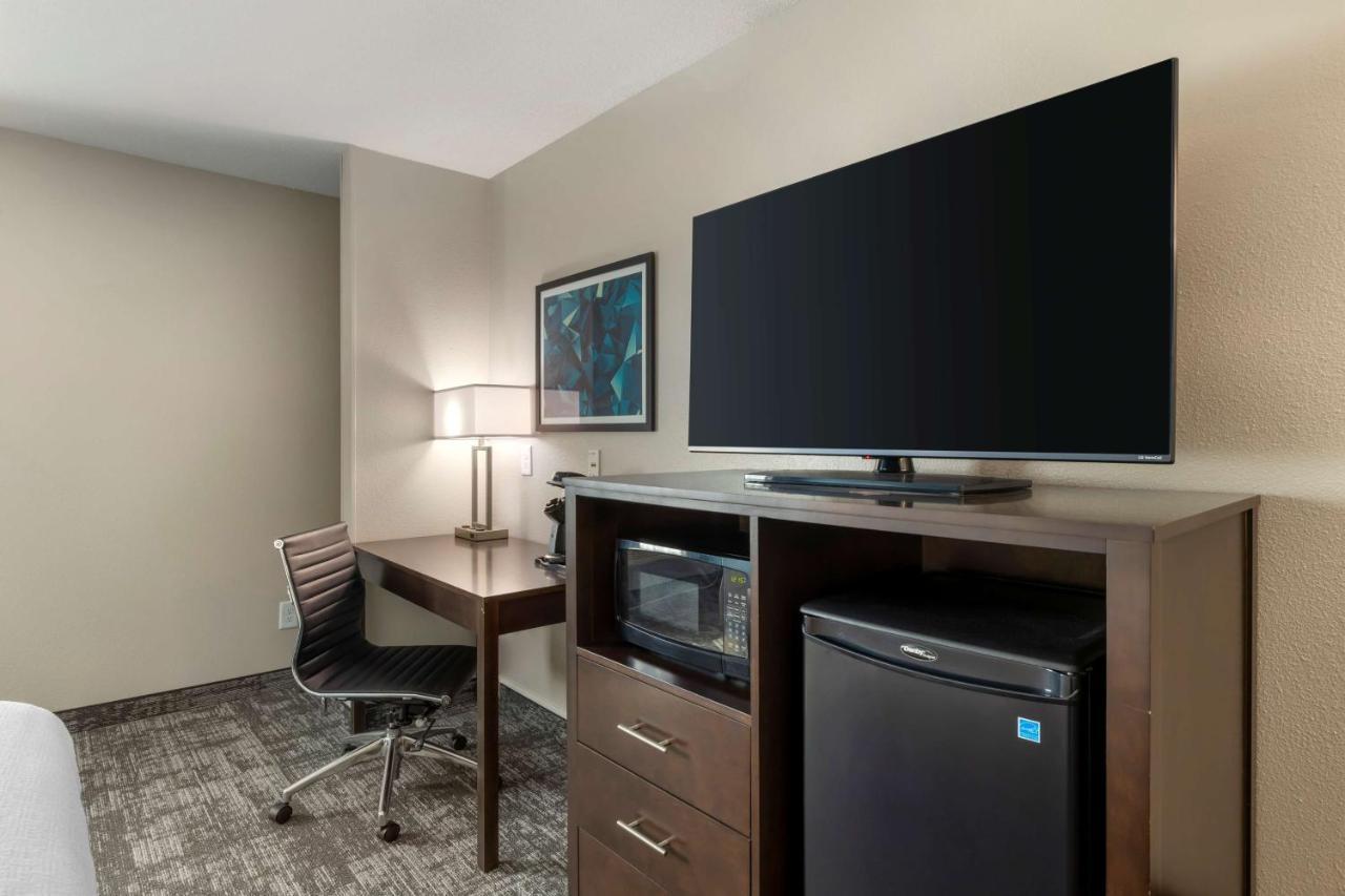 Best Western Watertown Inn & Suites Exterior foto
